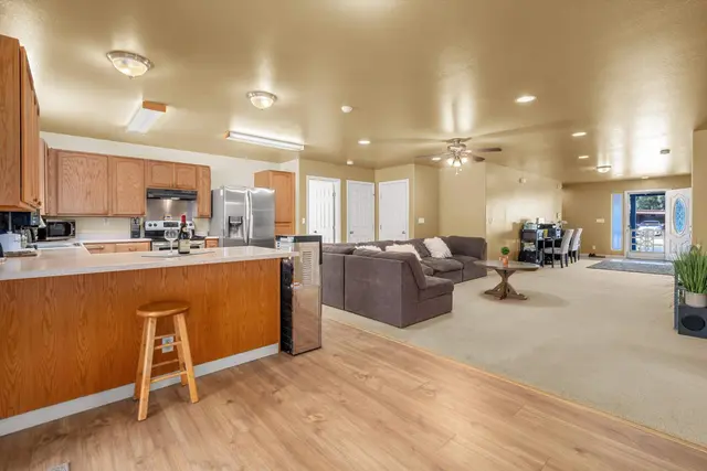 Listing Image for 209 W Kauai St 8 of 29