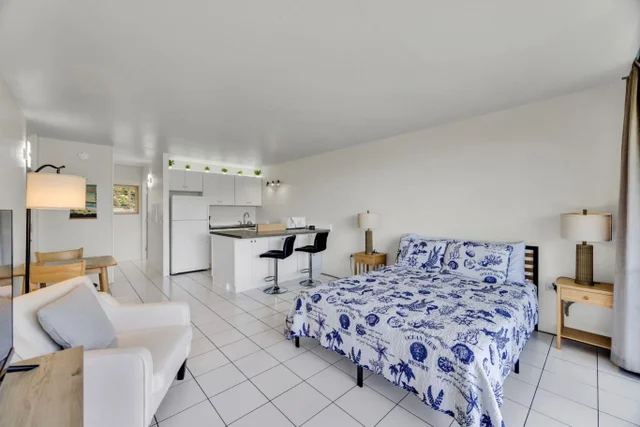 Listing Image for 120 Hui Rd F E16 15 of 22