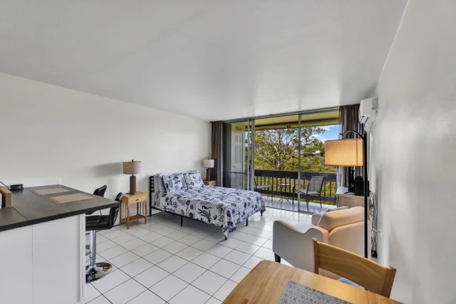 Listing Image for 120 Hui Rd F E16 2 of 22