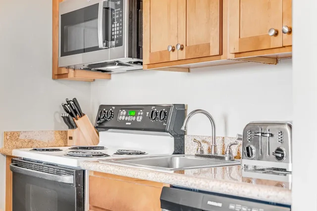 Listing Image for 3445 Lower Honoapiilani Rd 836 9 of 50