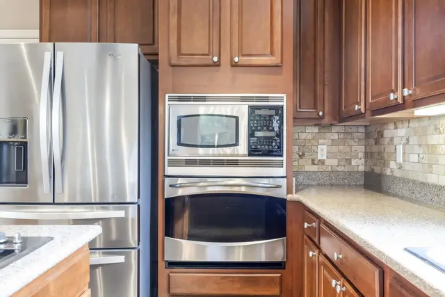 Listing Image for 5 Kuinehe Pl 3 15 of 45