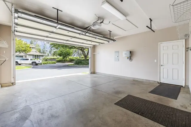 Listing Image for 5 Kuinehe Pl 3 41 of 45