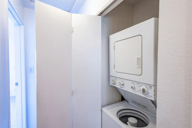 Listing Image for 15 Kulanihakoi St 19h 16 of 49