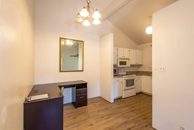 Listing Image for 15 Kulanihakoi St 19h 8 of 49