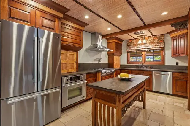 Listing Image for 595 Kupulau Dr 21 of 50