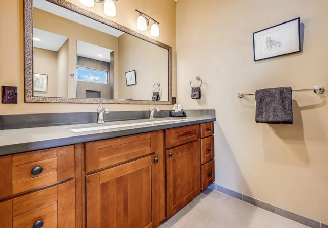 Listing Image for 644 Anapuni Loop 18 of 29