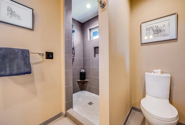 Listing Image for 644 Anapuni Loop 19 of 29