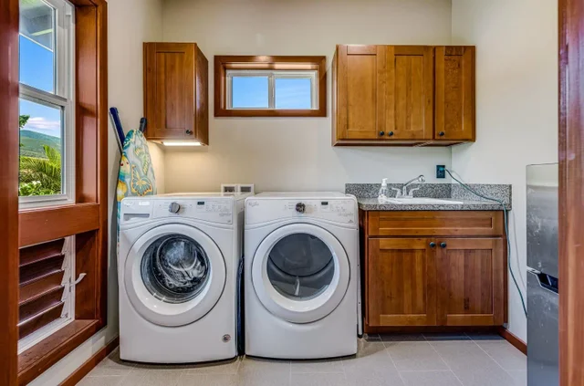 Listing Image for 644 Anapuni Loop 26 of 29