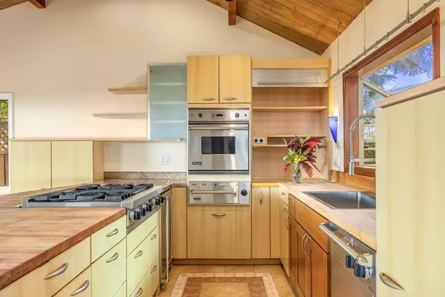 Listing Image for 78 Lower Kimo Dr 38 of 42