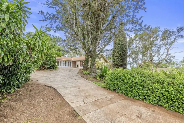 Listing Image for 78 Lower Kimo Dr 6 of 42