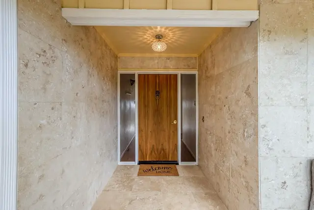 Listing Image for 78 Lower Kimo Dr 8 of 42