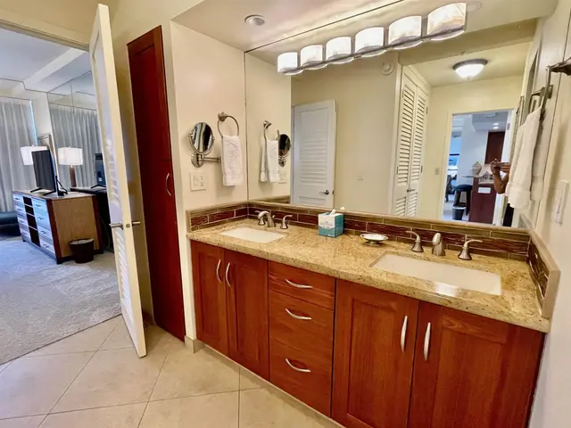 Listing Image for 2481 Kaanapali Pkwy 919l 16 of 36
