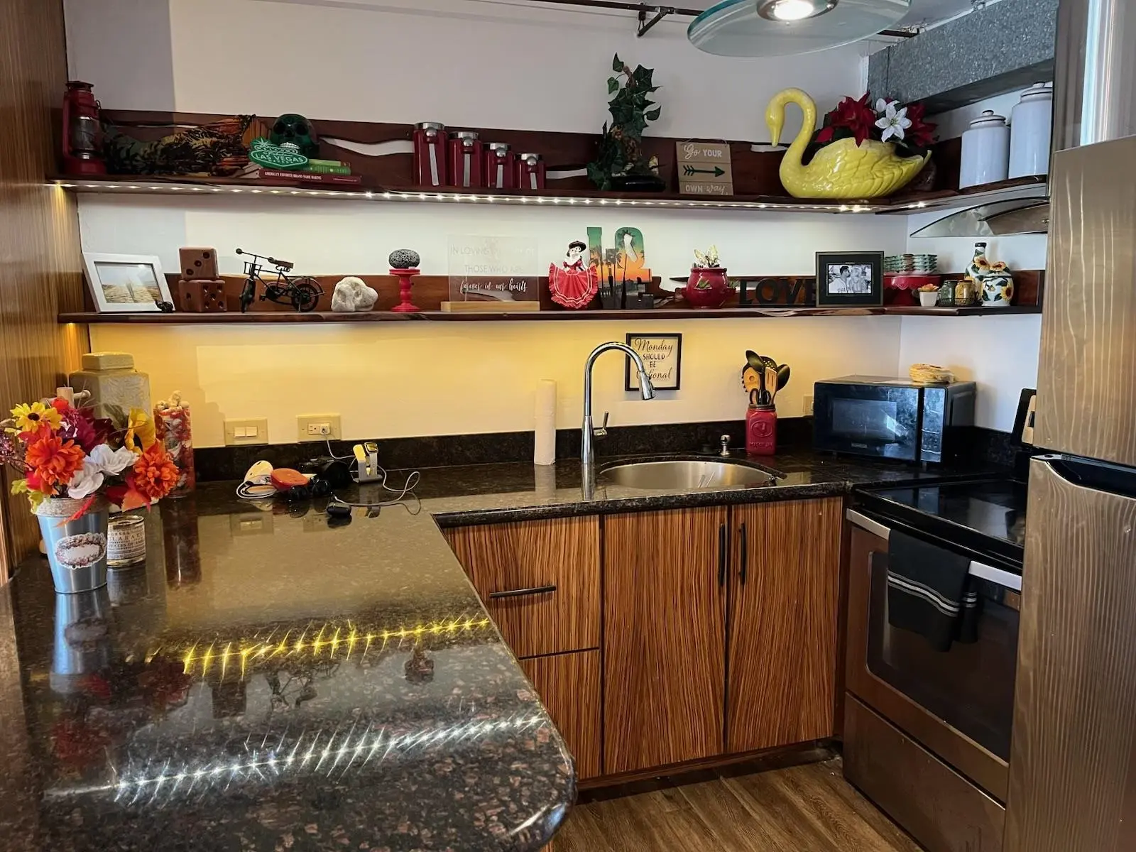 Photo of Listing #409145