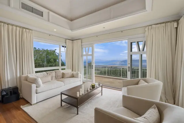 Listing Image for 730 Lower Kimo Dr 25 of 40