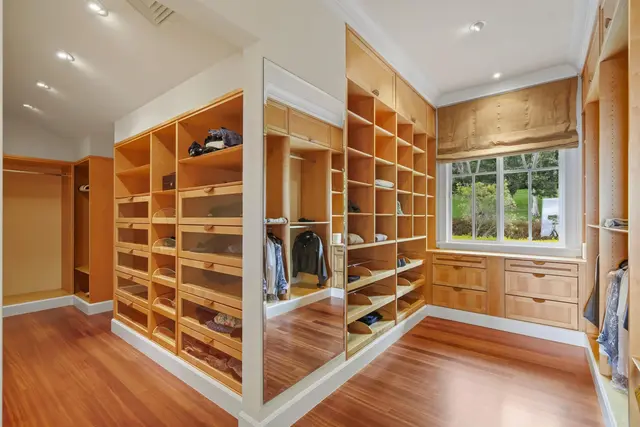Listing Image for 730 Lower Kimo Dr 28 of 40