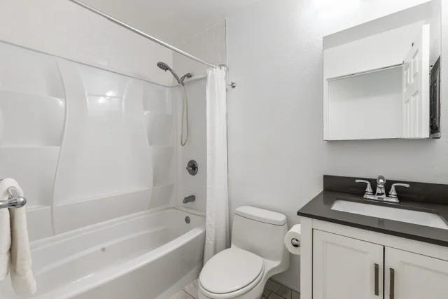 Listing Image for 15 Kulanihakoi St 5a 27 of 40