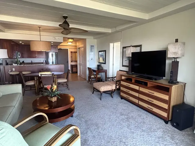 Listing Image for 2481 Kaanapali Pkwy 808 I 4 of 10