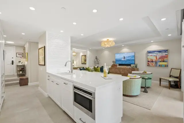 Listing Image for 50 Nohea Kai Dr 1-502 13 of 36