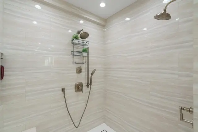 Listing Image for 50 Nohea Kai Dr 1-502 31 of 36