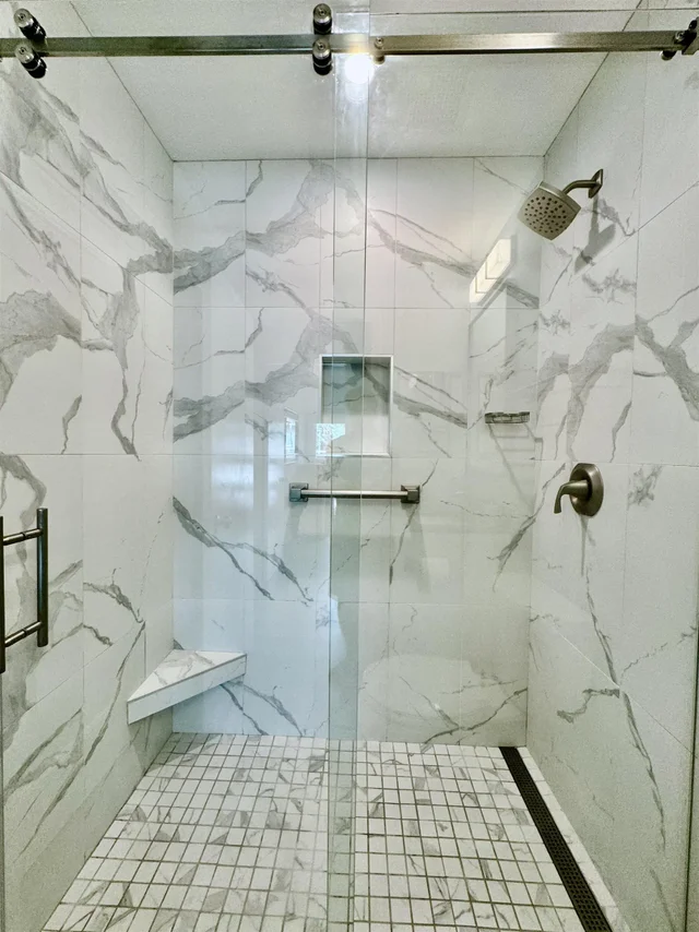 Listing Image for 160 Keonekai Rd 16-202 25 of 31