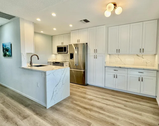 Listing Image for 160 Keonekai Rd 16-202 3 of 31