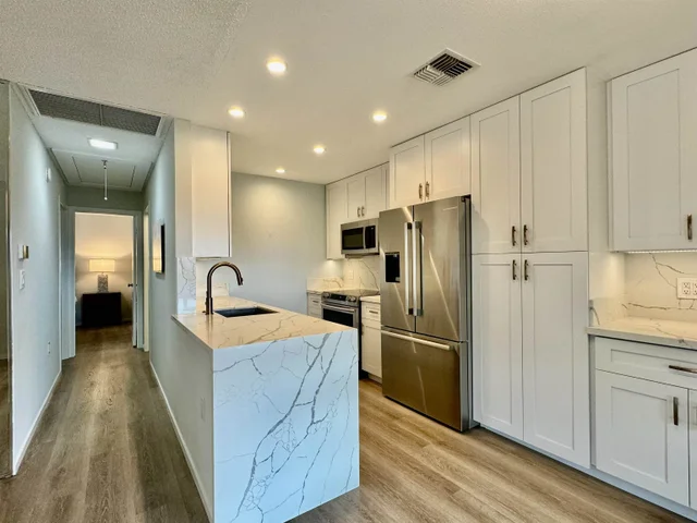 Listing Image for 160 Keonekai Rd 16-202 6 of 31