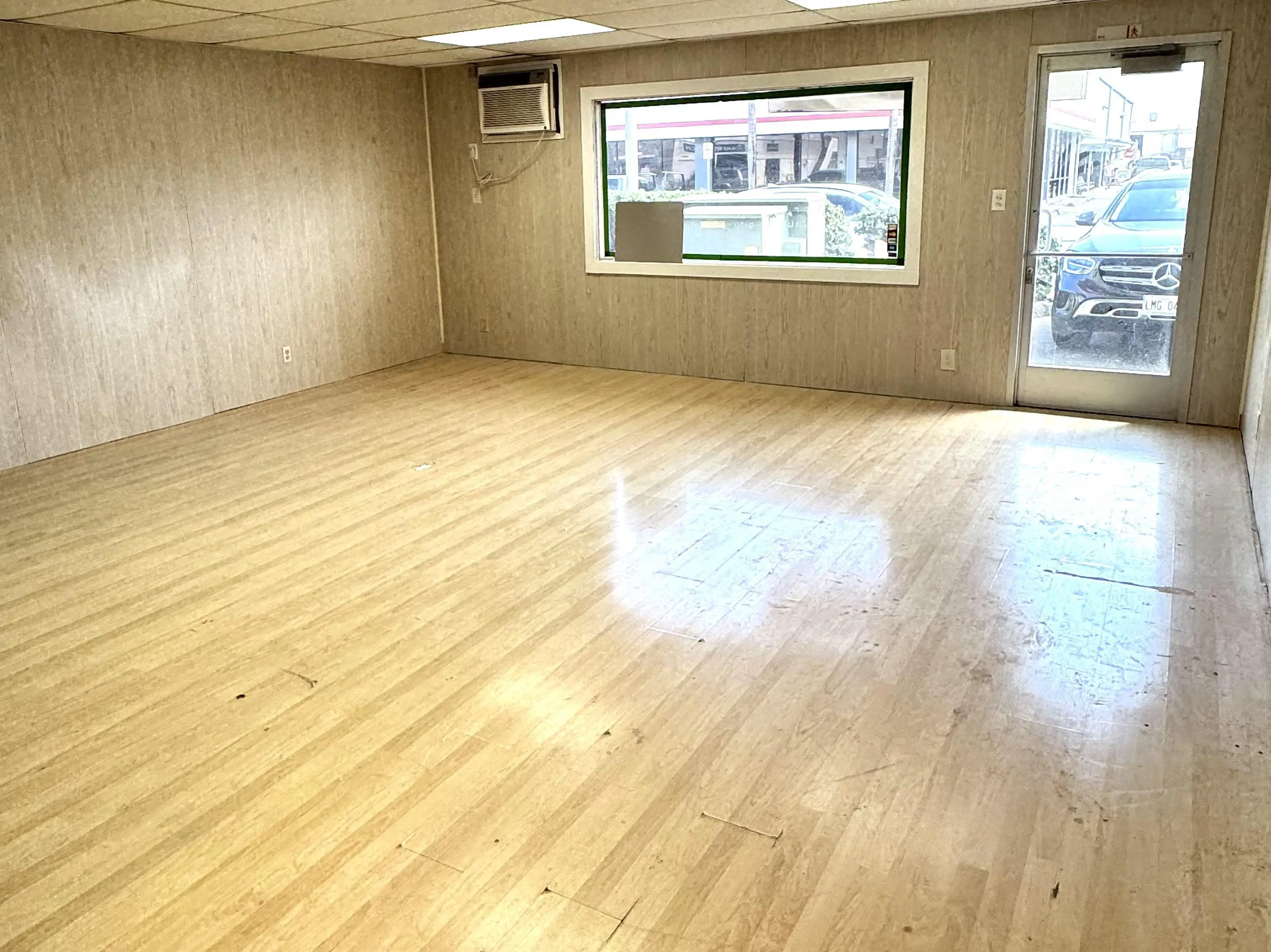 Photo of Listing #406640