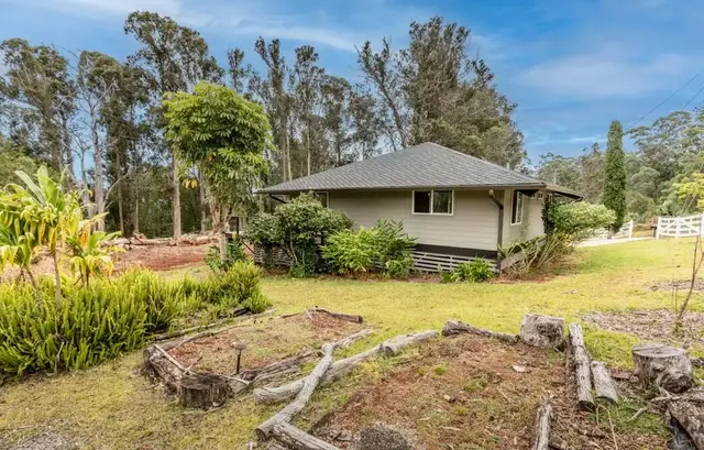 Listing Image for 1042 Ehu Rd A 24 of 33