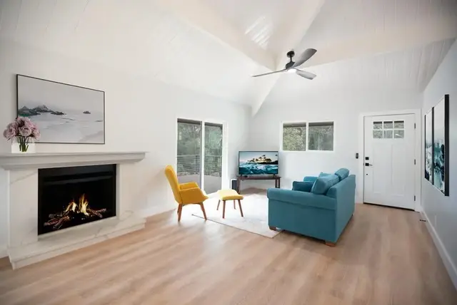 Listing Image for 1042 Ehu Rd A 4 of 33
