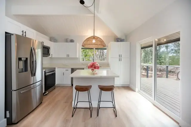 Listing Image for 1042 Ehu Rd A 6 of 33