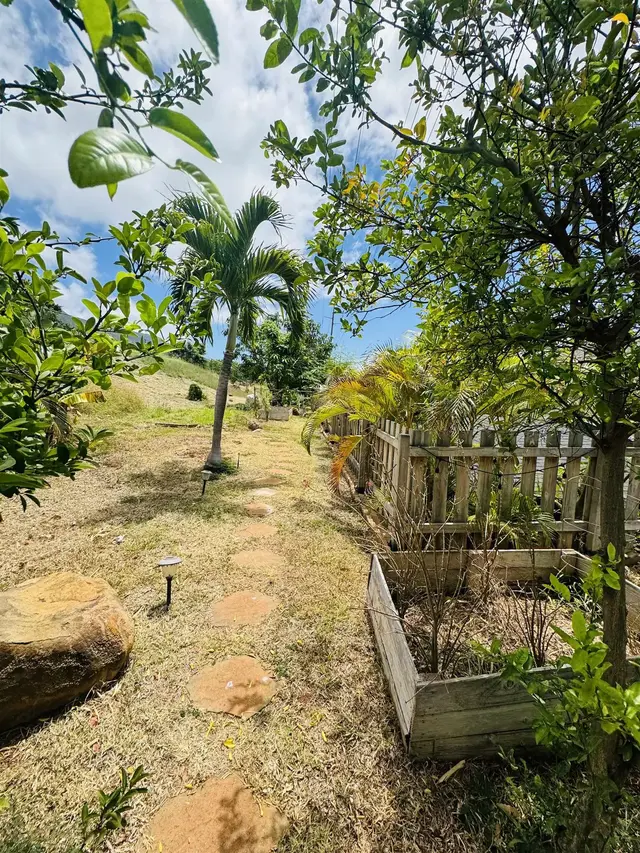 Listing Image for 912 N Niheu Pl 38 of 50