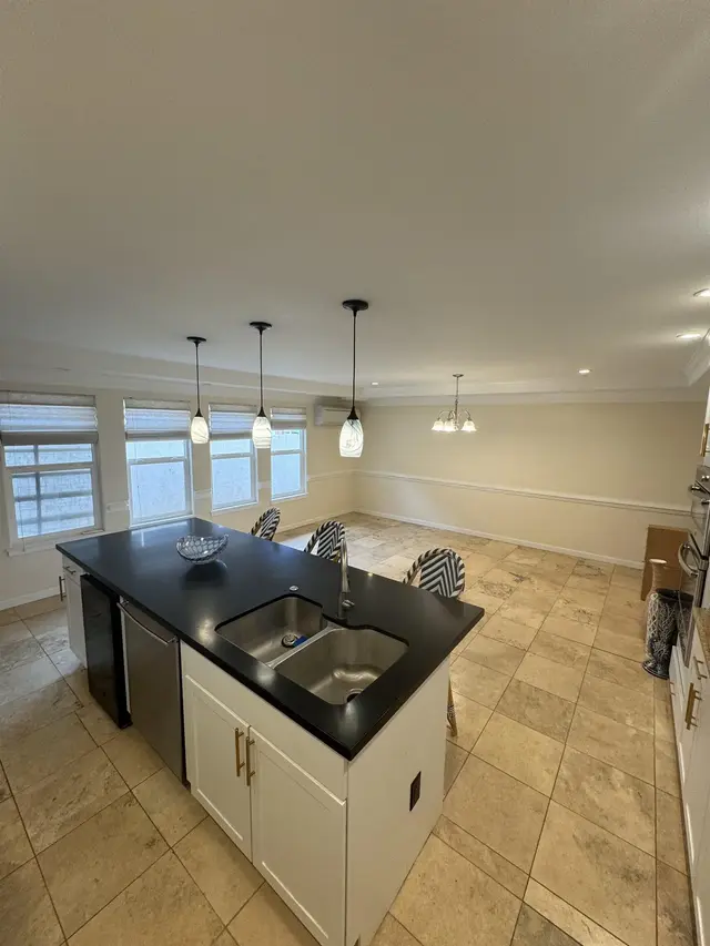 Listing Image for 912 N Niheu Pl 6 of 50