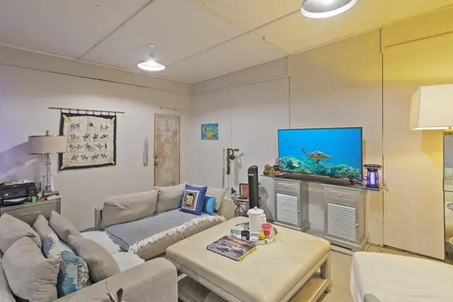 Listing Image for 105 E Kuiaha Rd 28 of 49