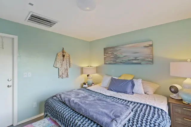 Listing Image for 105 E Kuiaha Rd 30 of 49