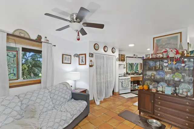 Listing Image for 105 E Kuiaha Rd 36 of 49