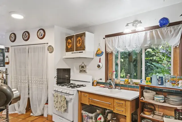 Listing Image for 105 E Kuiaha Rd 38 of 49