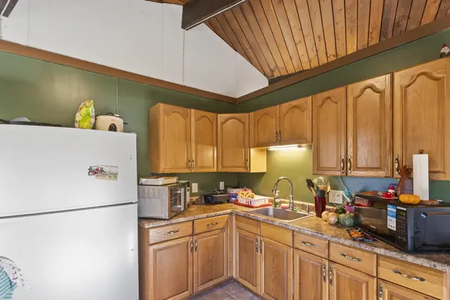 Listing Image for 105 E Kuiaha Rd 43 of 49
