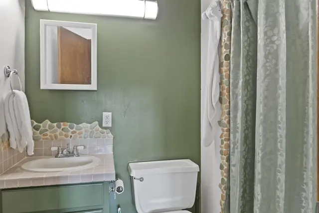 Listing Image for 105 E Kuiaha Rd 45 of 49