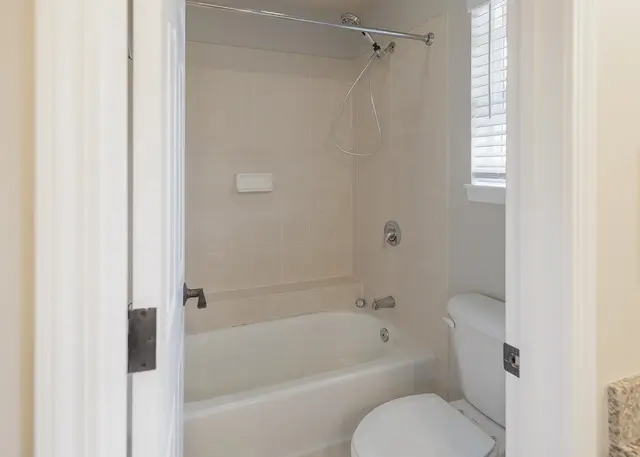 Listing Image for 46 Maunaleo Pl 16 of 23