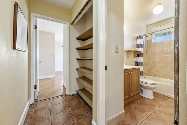 Listing Image for 916 Upalu St 18 of 39