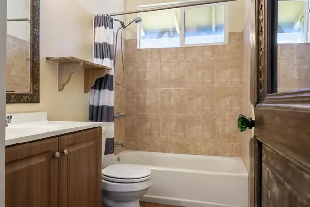 Listing Image for 916 Upalu St 20 of 39