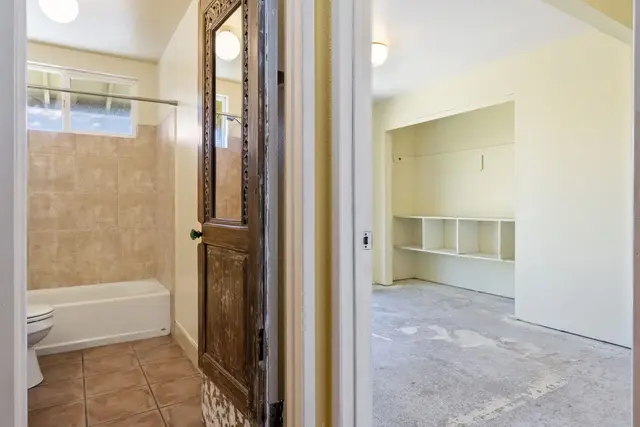 Listing Image for 916 Upalu St 21 of 39