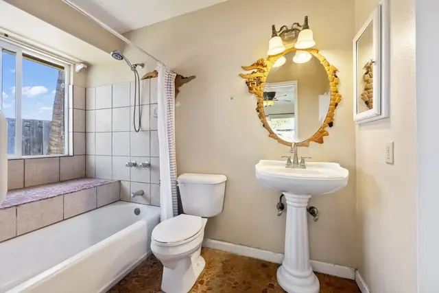 Listing Image for 916 Upalu St 26 of 39