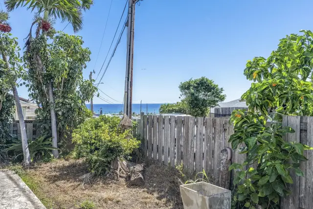 Listing Image for 916 Upalu St 3 of 39
