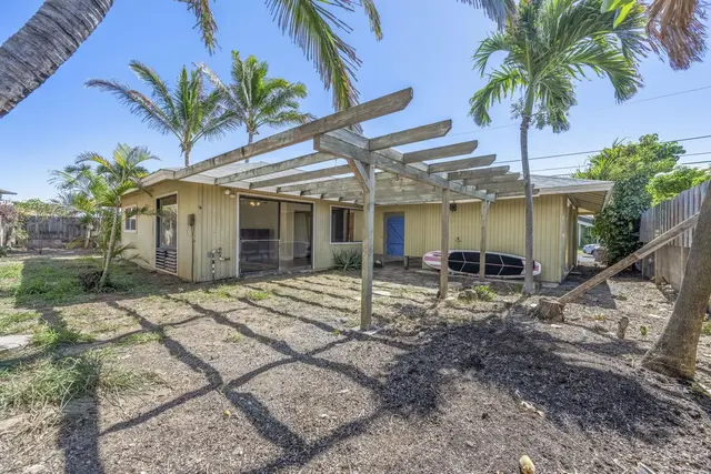 Listing Image for 916 Upalu St 36 of 39