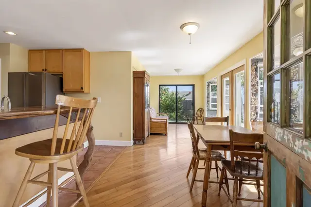 Listing Image for 916 Upalu St 9 of 39