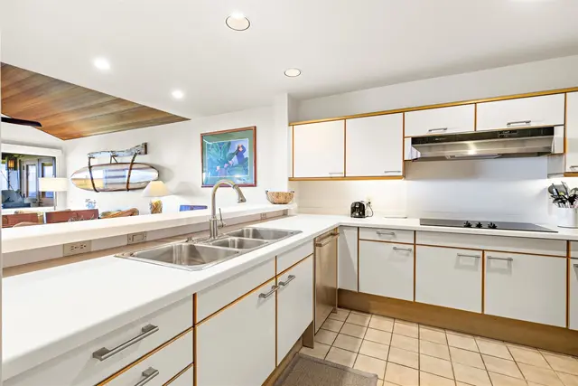 Listing Image for 50 Puu Anoano St 1004 17 of 38