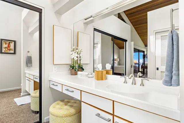 Listing Image for 50 Puu Anoano St 1004 25 of 38
