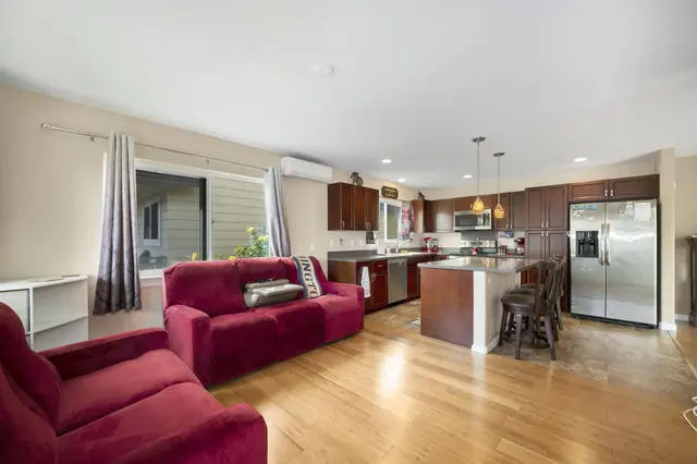 Listing Image for 202 Alake St 2 of 45