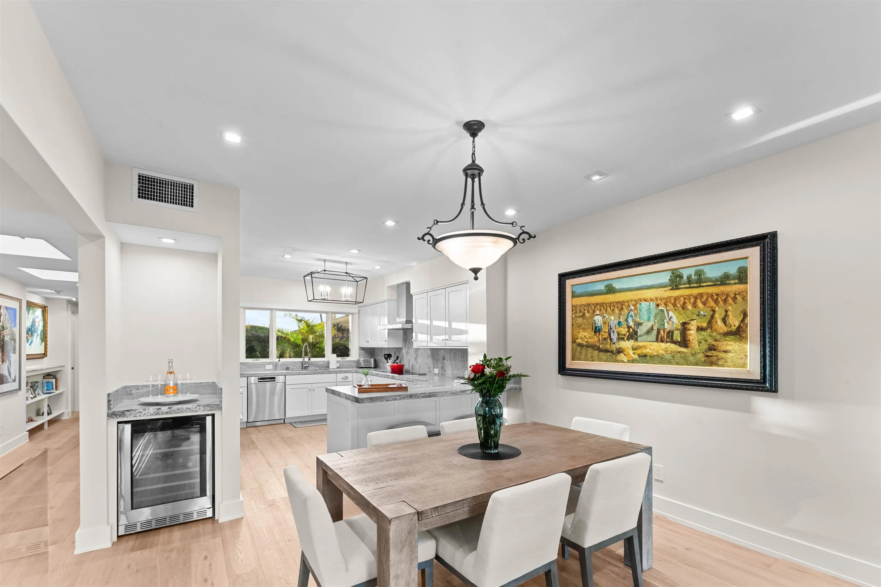 Photo of Listing #408042